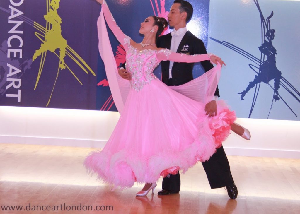 latin-american-dance-ballroom-dance-on-competition-ballo-da-sala